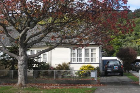 Photo of property in 70 Waddington Drive, Naenae, Lower Hutt, 5011