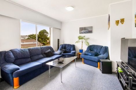 Photo of property in 1/15 Lancelot Place, Glenfield, Auckland, 0629