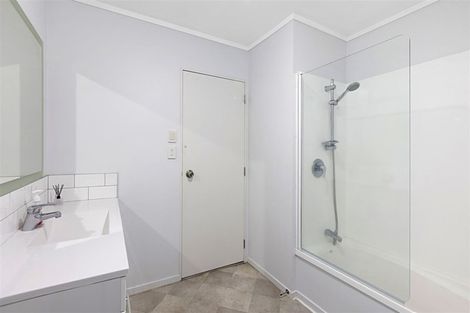 Photo of property in 21 Stephen Avenue, Henderson, Auckland, 0610