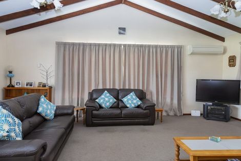 Photo of property in 16 Stuart Street, Holmes Hill, Oamaru, 9401