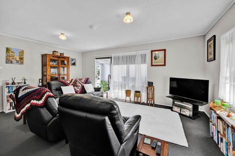 Photo of property in 33 Herekawe Drive, Spotswood, New Plymouth, 4310