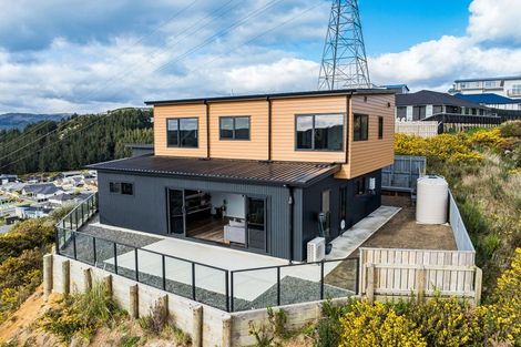 Photo of property in 9 Trysail Place, Whitby, Porirua, 5024