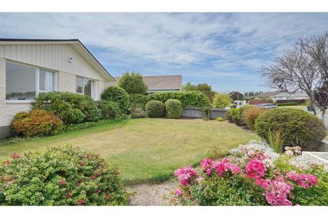 Photo of property in 14 Greenock Street, Redwood, Christchurch, 8051