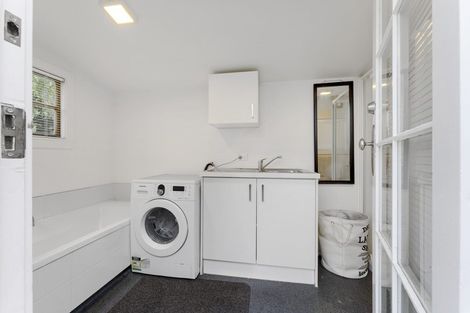 Photo of property in 124 Nursery Road, Phillipstown, Christchurch, 8011