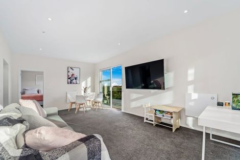 Photo of property in 87 Roberts Road, Matakatia, Whangaparaoa, 0930