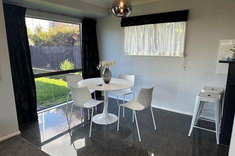 Photo of property in 70 Manuroa Road, Takanini, 2112