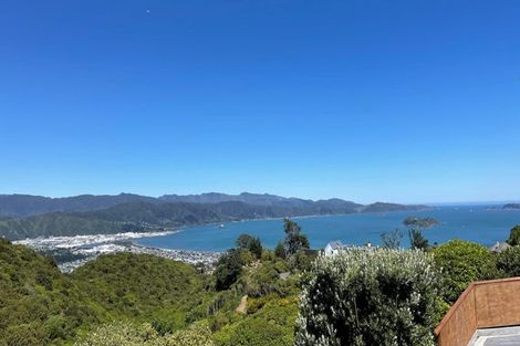 Photo of property in 125 Maungaraki Road, Korokoro, Lower Hutt, 5012