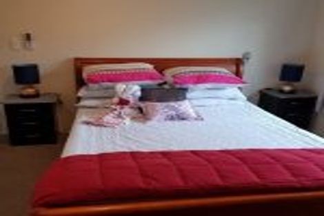 Photo of property in 2 Samara Place, Clendon Park, Auckland, 2103