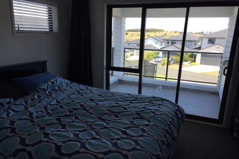 Photo of property in 49 Maylee Crescent, Gulf Harbour, Whangaparaoa, 0930