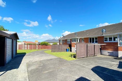 Photo of property in 2/6 Corrella Road, Belmont, Auckland, 0622