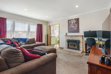 Photo of property in 99 Cargill Street, Papakura, 2110