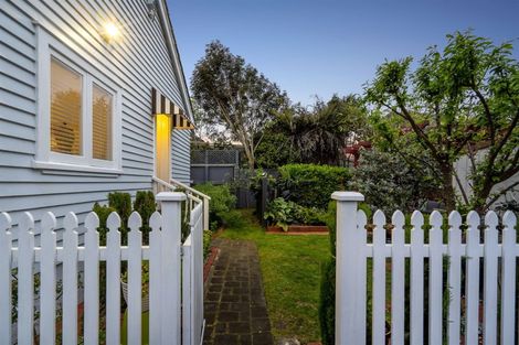 Photo of property in 1/21 Stanley Avenue, Milford, Auckland, 0620