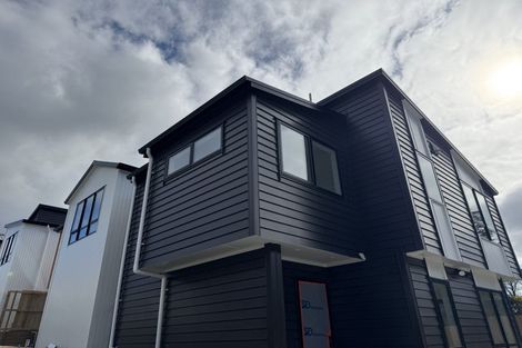 Photo of property in 15 Lowtherhurst Road, Massey, Auckland, 0614