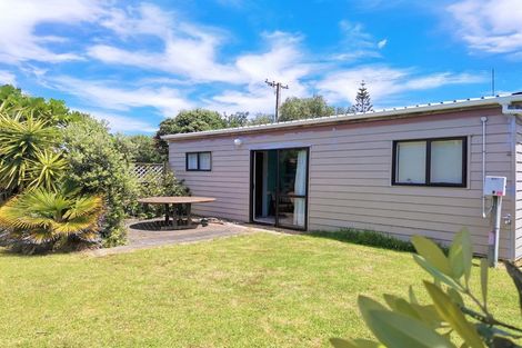 Photo of property in 2 Tamure Crescent, Mahia, 4198