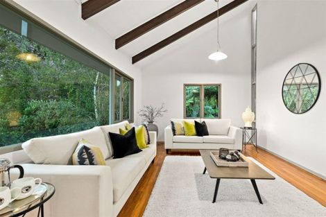 Photo of property in 70 Heathcote Road, Castor Bay, Auckland, 0620