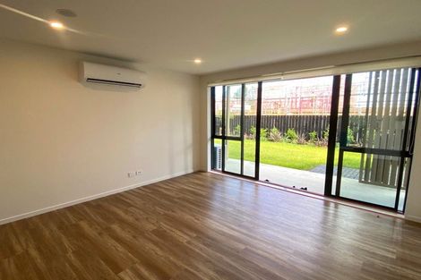 Photo of property in 4/5g Newelm Lane, Flat Bush, Auckland, 2019
