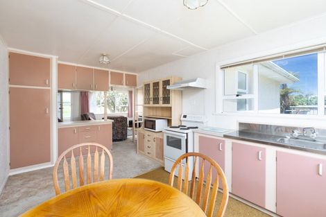 Photo of property in 17 Kairau Road West, Sentry Hill, New Plymouth, 4373
