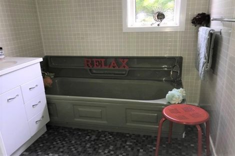 Photo of property in 1 Truby King Street, Merrilands, New Plymouth, 4312