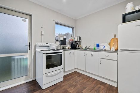 Photo of property in 8 Lomas Place, Manurewa, Auckland, 2102