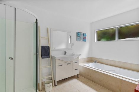 Photo of property in 6 Stirling Place, Dinsdale, Hamilton, 3204