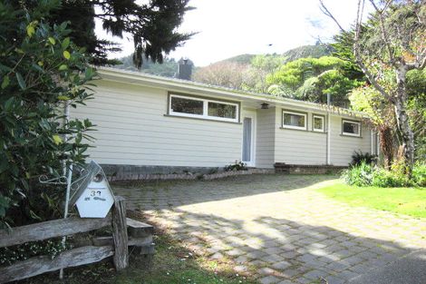 Photo of property in 33 Wright Street, Wainuiomata, Lower Hutt, 5014