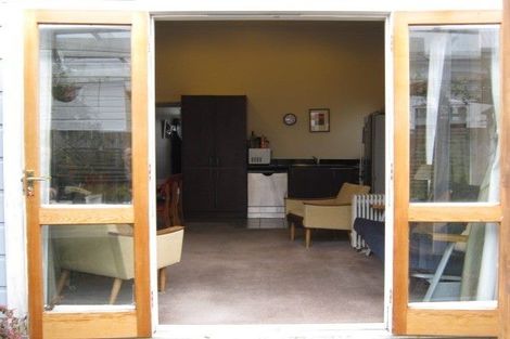 Photo of property in 170 Tasman Street, Mount Cook, Wellington, 6021