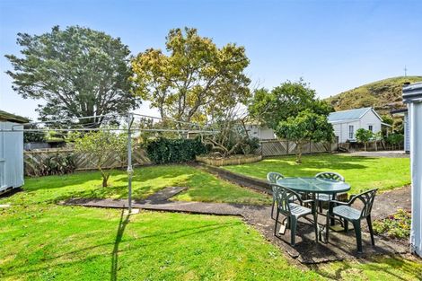 Photo of property in 74 George Street, Hikurangi, 0114