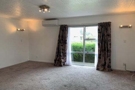 Photo of property in 38 Norfolk Crescent, Otaki Beach, Otaki, 5512