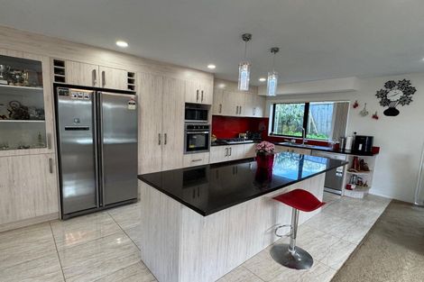 Photo of property in 14a Pipitea Place, Massey, Auckland, 0614