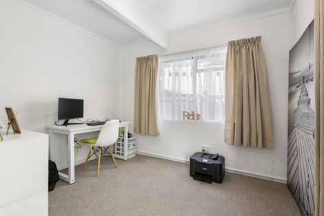 Photo of property in 2/442 Beach Road, Murrays Bay, Auckland, 0630