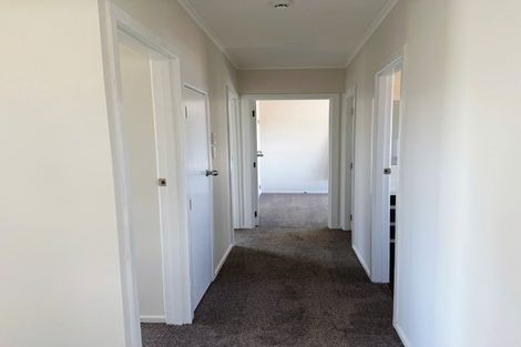 Photo of property in 3 Trinidad Road, Sunnynook, Auckland, 0620