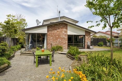 Photo of property in 9 Ludlow Place, Parklands, Christchurch, 8083
