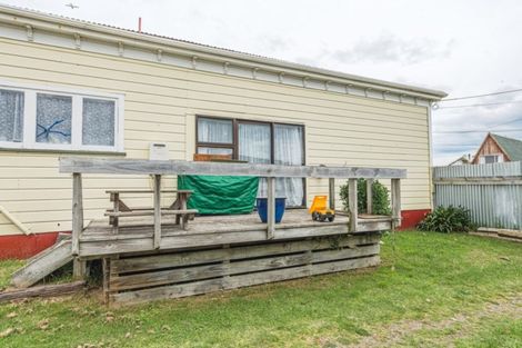 Photo of property in 4 Ashton Terrace, Castlecliff, Whanganui, 4501