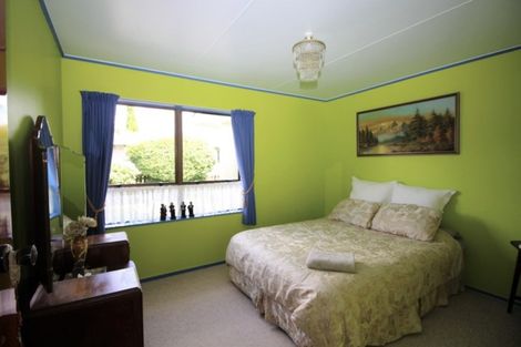 Photo of property in 16 Smith Street, Dannevirke, 4930