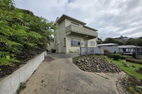 Photo of property in 2 Avon Street, South Hill, Oamaru, 9400