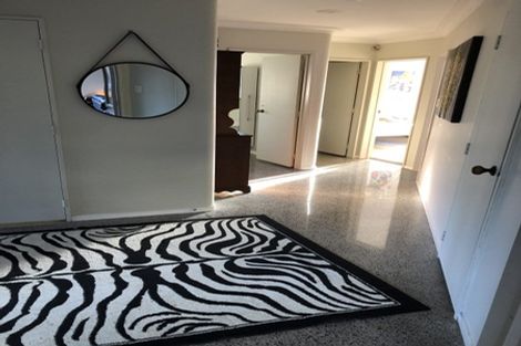 Photo of property in 52 Sunrise Avenue, Mount Maunganui, 3116