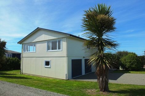 Photo of property in 24 Magdala Street, Kakanui, Oamaru, 9495