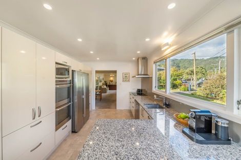 Photo of property in 3 Tawhai Street, Stokes Valley, Lower Hutt, 5019