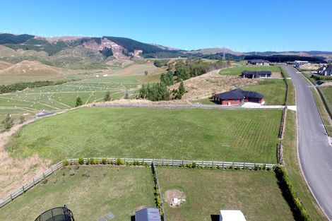 Photo of property in 176 Kingsdale Park Drive, Aokautere, 4471