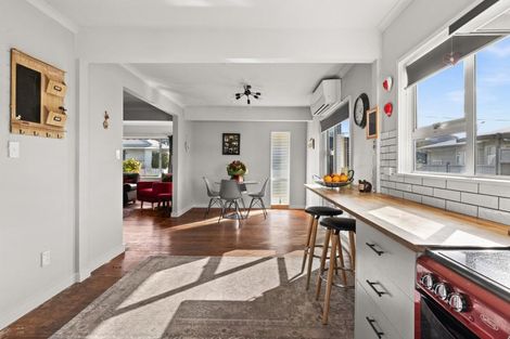 Photo of property in 7 Totara Street, Taradale, Napier, 4112