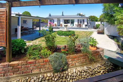 Photo of property in 1 Newall Place, Solway, Masterton, 5810