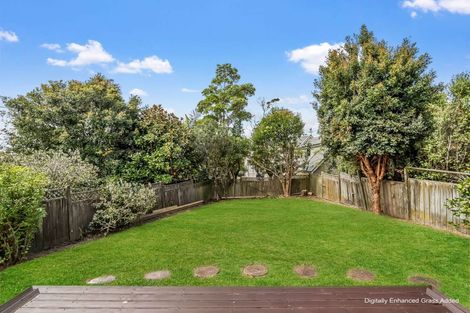 Photo of property in 2/267 Glenfield Road, Hillcrest, Auckland, 0627