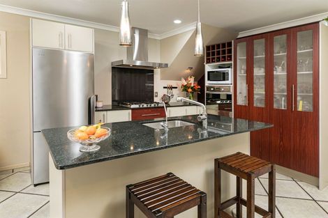 Photo of property in 28 Admirals Court Drive, Greenhithe, Auckland, 0632