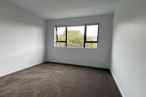 Photo of property in 32c Potter Avenue, Northcote, Auckland, 0627