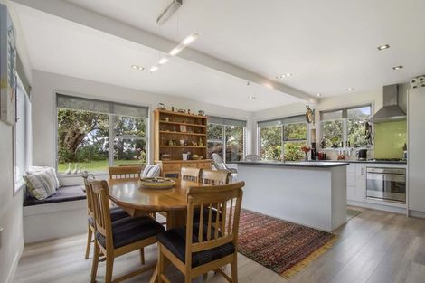 Photo of property in 10 Roretana Drive, Athenree, Katikati, 3177