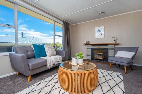 Photo of property in 8 Link Road, Newlands, Wellington, 6037