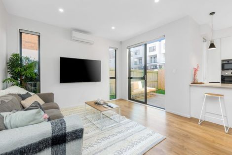 Photo of property in 4b Halberg Street, Glenfield, Auckland, 0629