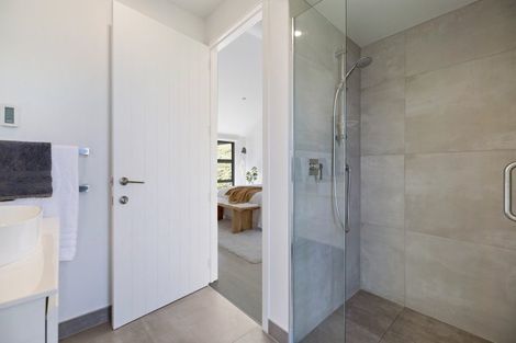 Photo of property in 37 Hackett Road, Jacks Point, Queenstown, 9371