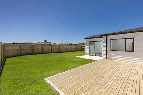 Photo of property in 45 Mcindoe Road, Kumeu, 0810