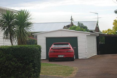 Photo of property in 69 Rimu Street, New Lynn, Auckland, 0600
